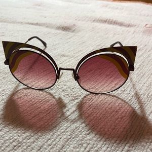 Stylish FENDI sunglasses 🌞